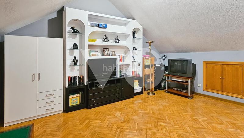 Foto a395fd83-3c44-43d8-a303-1f9918772854. Casa a schiera con riscaldamento parcheggio piscina in Alcorcón