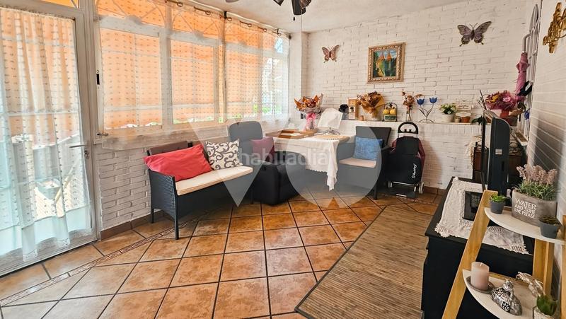 Foto b0134279-ef72-41c8-8a08-1e426c41ef3c. Casa a schiera con riscaldamento parcheggio piscina in Alcorcón