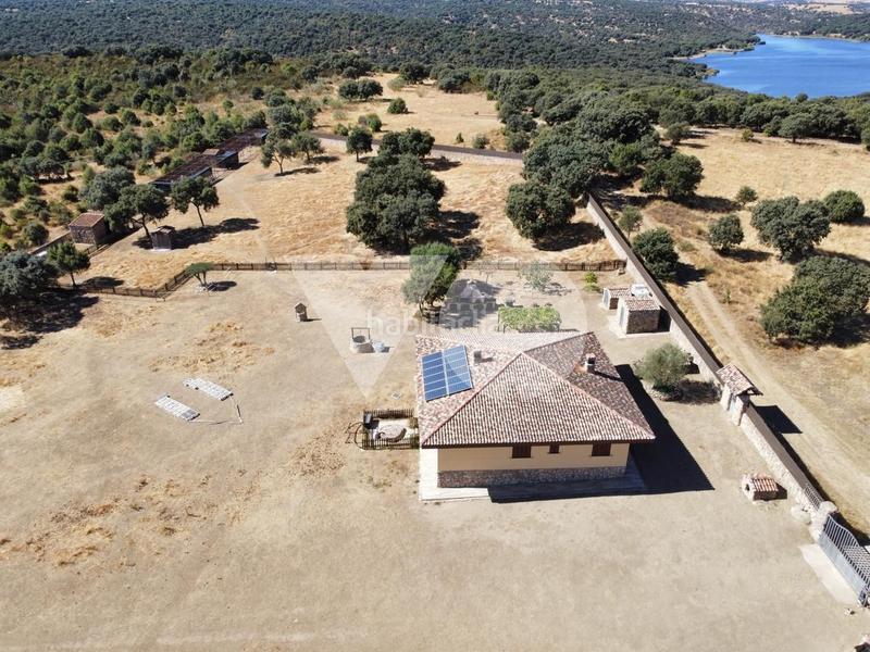 Foto 487b7a2a-1240-4bd2-8b41-cdc5ff829a08. Casa amb calefacció a Pedrezuela