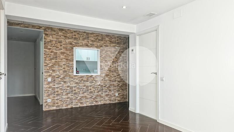 Foto dfaa6182-3fbc-4064-a169-8843550592a7. Etagenwohnung mit heizung in San Isidro Madrid