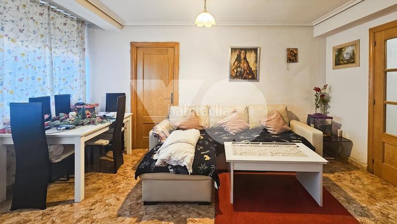 Foto 0f11932b-5e2e-47d3-a5f3-2fb96dfc2689. Planta baixa amb calefacció a Abrantes Madrid