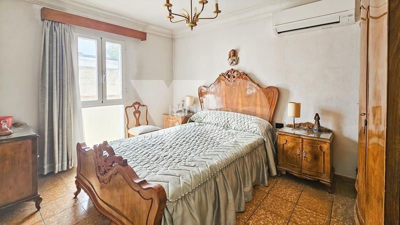 Foto e5bc7a2e-90f1-43d5-93e0-e7ad341270dc. Casa adossada a Los Cármenes Madrid