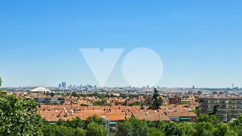 Foto c8e29b87-e916-4e1c-9595-1a0bc40b2be2. Dúplex amb calefacció a Puerta Bonita Madrid