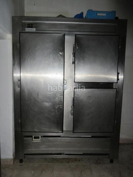 Foto 004d77ff-8c64-42d1-b8b8-ffb7cc99306f. Location local commercial dans n/a dans Ares