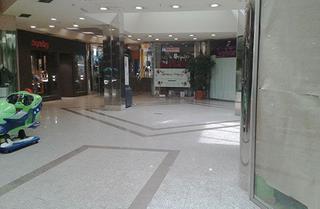 Locale commerciale in N/a 96