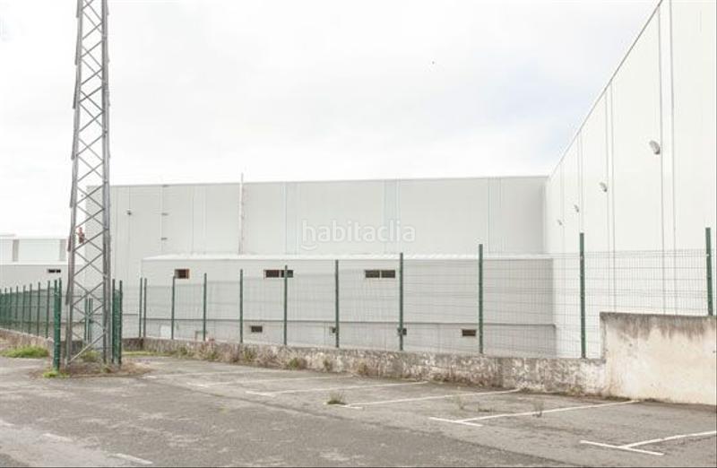 Foto 1156597c-a2a3-424d-9a37-9cc452b65701. Fabrikhalle in rúa francisco yáñez 19 in Mugardos