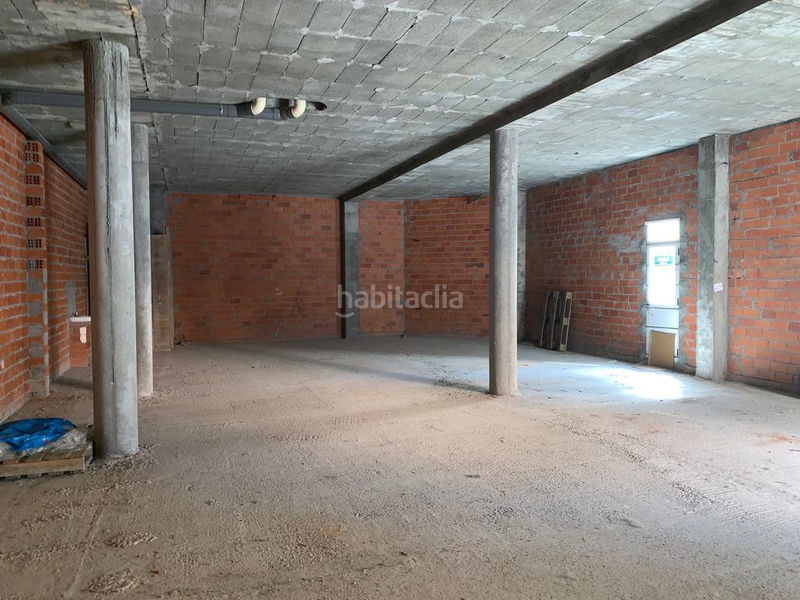 Foto 4e1cb1cc-22e8-4d56-8a3b-883acb7825c3. Location local commercial dans Ares