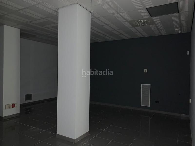 Foto 3071f895-8e10-409f-82b2-1a794d6f41a7. Local comercial en rúa real 152 en Centro Ferrol