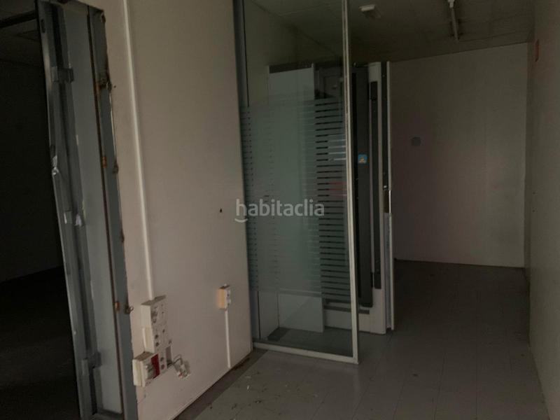Foto 36334b82-6fe8-434b-a7bc-62a1a2e0a0a8. Local comercial en rúa real 152 en Centro Ferrol