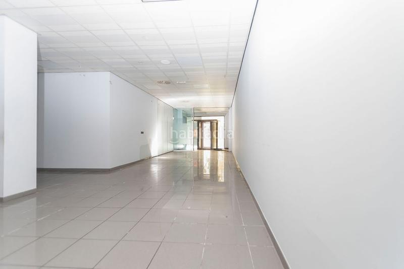 Foto 42685676-4bd8-4d70-aeb3-0e00a2e5033c. Local comercial en rúa real 152 en Centro Ferrol