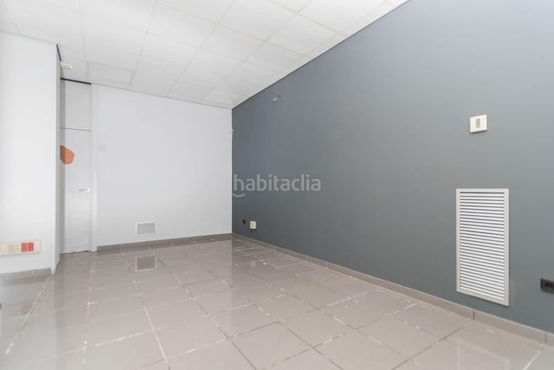 Foto 98fb5346-0c2e-4eb7-b247-b3b889d13fbc. Local comercial en rúa real 152 en Centro Ferrol
