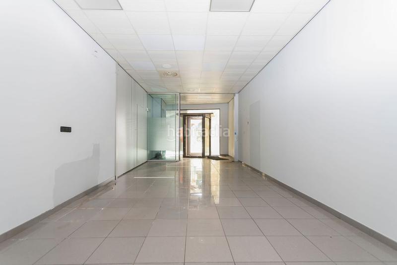 Foto 9b9fb50b-cbd4-4838-99d0-715f94616905. Local comercial en rúa real 152 en Centro Ferrol