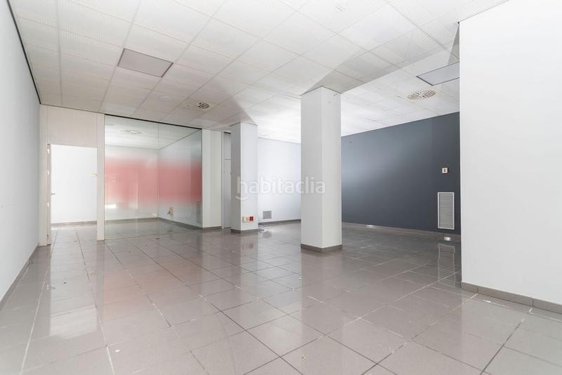 Foto ac93289e-1ec8-4191-8420-86f140c9ca52. Local comercial en rúa real 152 en Centro Ferrol