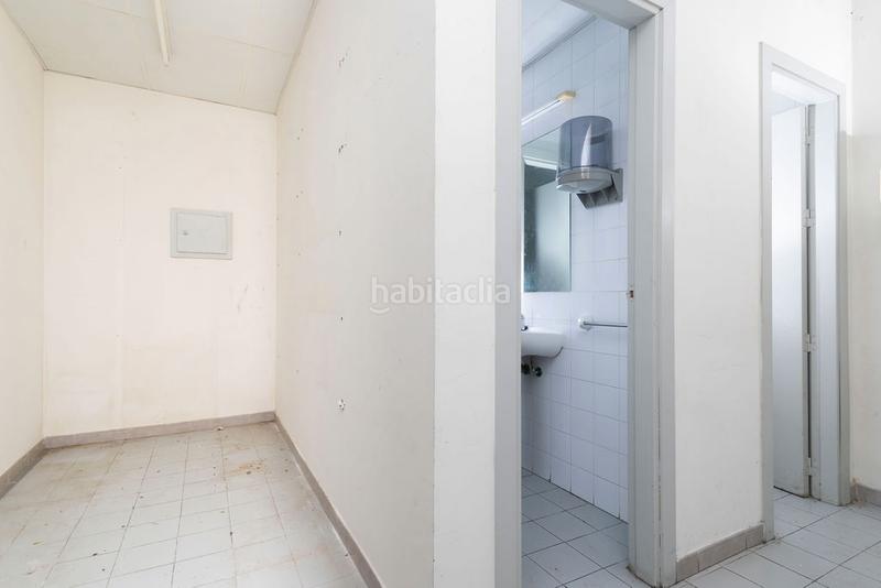 Foto b542ee5c-629c-4d90-84a3-84236b4a0153. Local comercial en rúa real 152 en Centro Ferrol