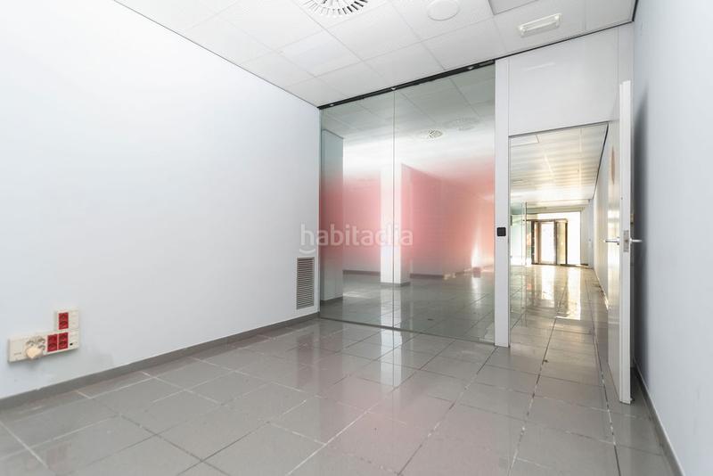 Foto f051c225-e351-4dd0-9c79-e5f0156dfca7. Local comercial en rúa real 152 en Centro Ferrol