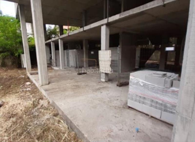 Foto 7ea1e316-c976-49ca-b7af-37ead8aa06f1. Building in avenida naturais de Fene 21 in Fene