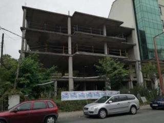 Edificio in Avenida naturais de fene 21
