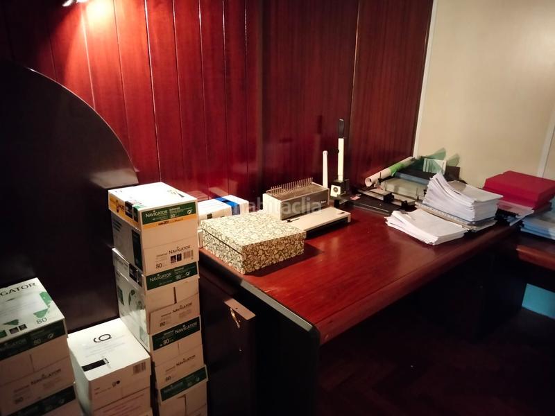 Foto 4790d29c-313d-4f81-b6f5-634b007adbd8. Rent office space with heating in Centro - Areal Vigo