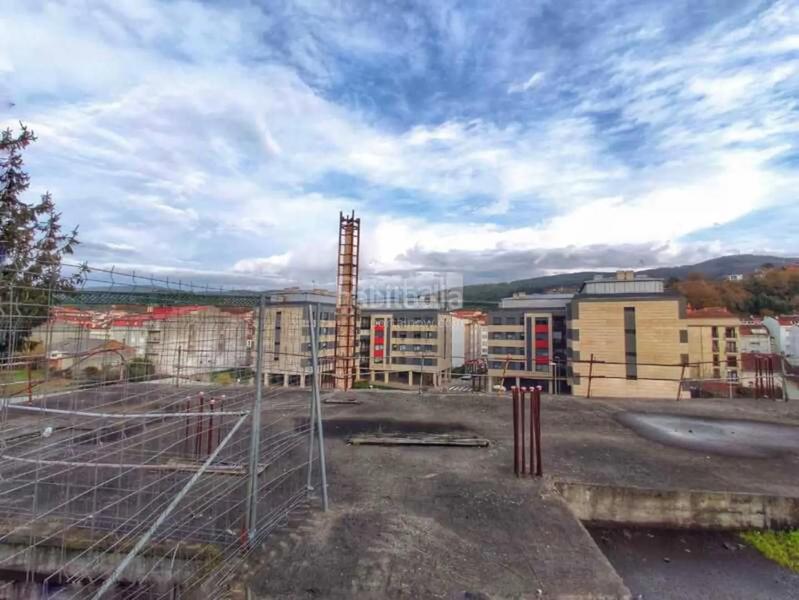 Foto f8ef5ac2-4e61-40be-8168-659c637d2c43. Edifici a Redondela