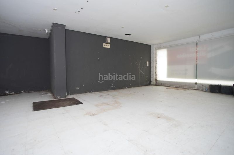 Foto b9df7695-e499-4749-a0da-c9abb3bf3730. Local comercial a Curtis