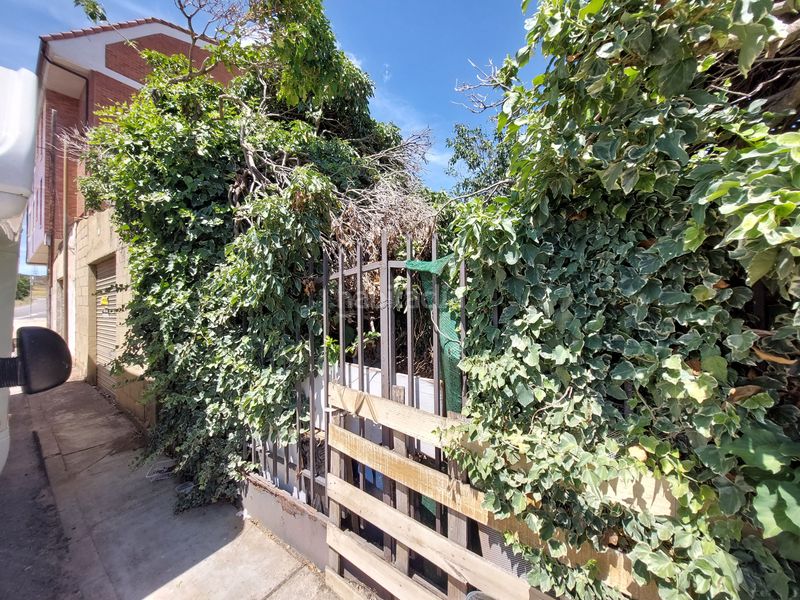 Foto a950aa4c-d5aa-414d-bfe4-913749a8a400. Wohngrundstück in Villaquilambre