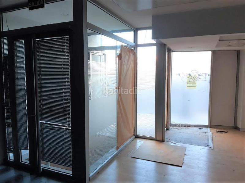 Foto 4008077a-f523-4bf0-8f01-6f3f3f009c4d. Alquiler local comercial en n/a en Camelias - Pi y Margall Vigo