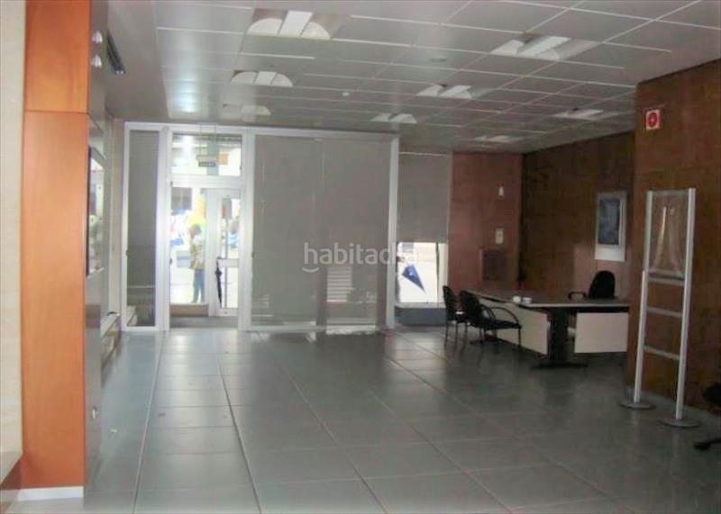 Foto e36b14da-5e77-4fae-8f65-1f3c705de7ec. Rent business premise in n/a in Berbés - Peritos Vigo