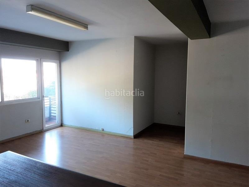 Foto 4d61ad7f-aba7-4797-bb76-c3b7e0c25db5. Affitto ufficio in n/a in Centro - Areal Vigo