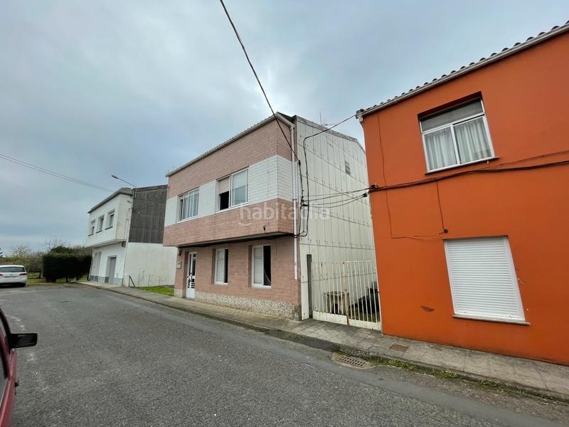 Foto b6e1691b-f2f9-4ca9-abea-1b9ea49f4882. Edificio en Piñeiros - Freixeiro Narón