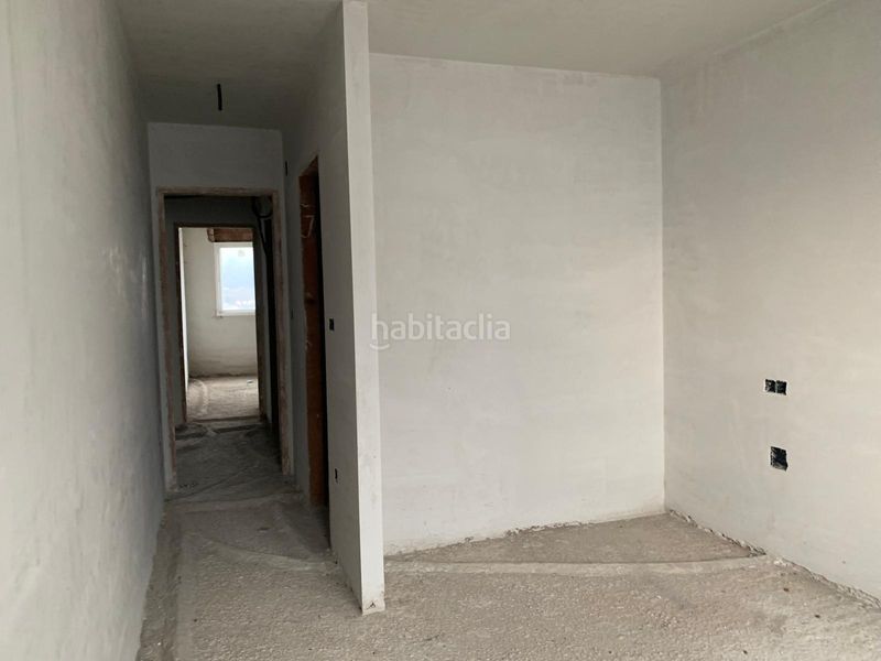 Foto cabd9a4d-0d20-4cc5-9df3-93f29dd9a937. Piso en A Malata - Catabois - Ciudad Jardín Ferrol