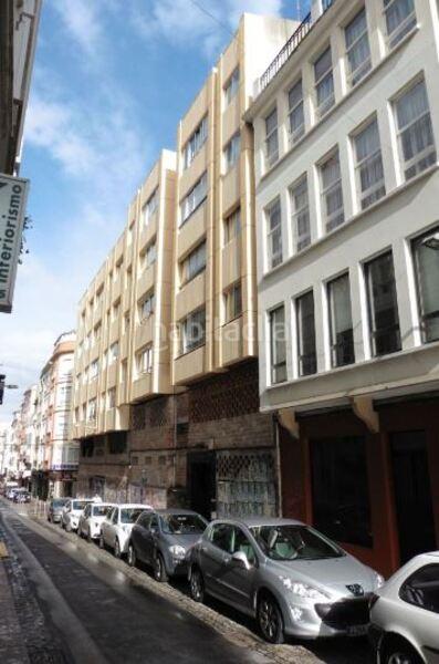 Foto ab978f07-1421-49d5-9f12-af8a67850e08. Parking voiture dans rúa concepción arenal 23 dans Centro Ferrol