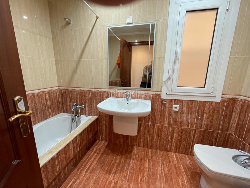 Foto 0be69197-89cd-4760-9921-996bfc03ac8c. Location appartement avec chauffage parking dans Alto del Castaño Narón