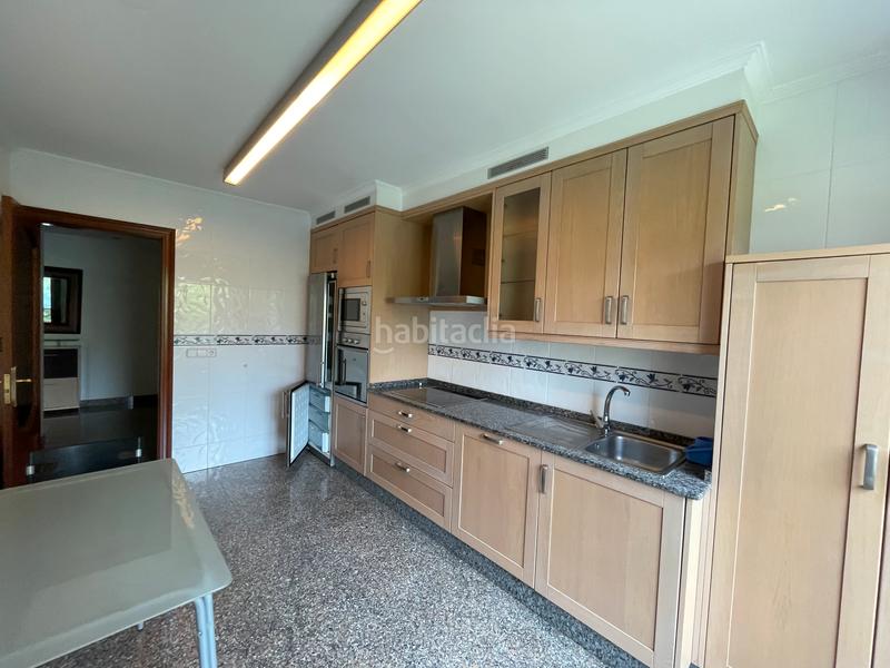 Foto 787ffb99-caee-415b-9b5c-3a53d3548c22. Location appartement avec chauffage parking dans Alto del Castaño Narón