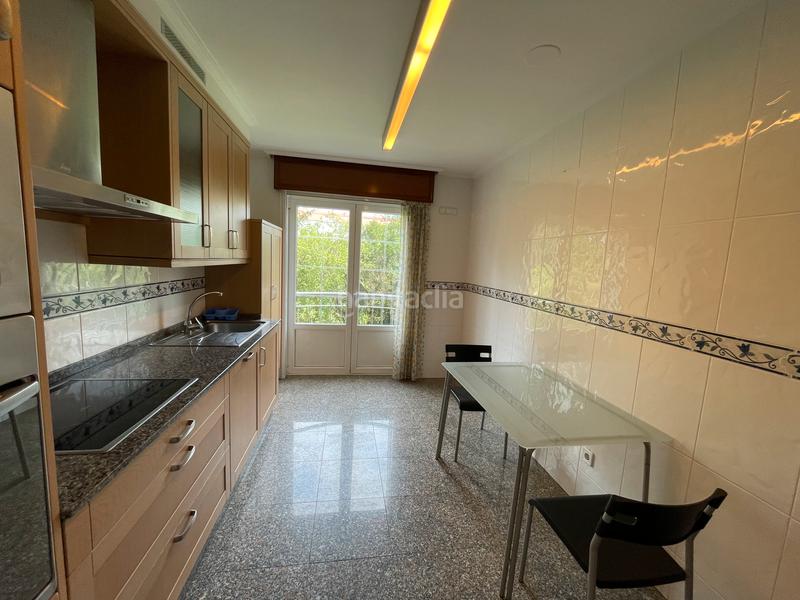 Foto a383e3a3-7993-438d-8177-6660cad06c79. Location appartement avec chauffage parking dans Alto del Castaño Narón