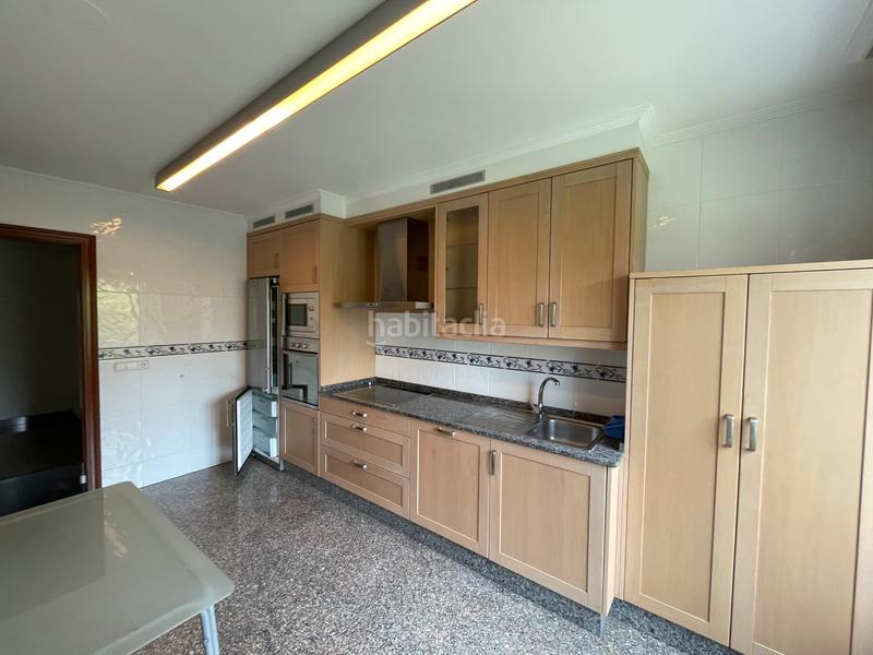 Foto b0db1995-9e07-4bc3-9f9a-3a238423fc0b. Location appartement avec chauffage parking dans Alto del Castaño Narón