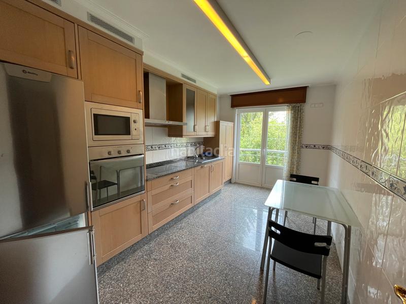 Foto c66e343e-882c-44a0-ae4e-8e889c2d1b00. Location appartement avec chauffage parking dans Alto del Castaño Narón