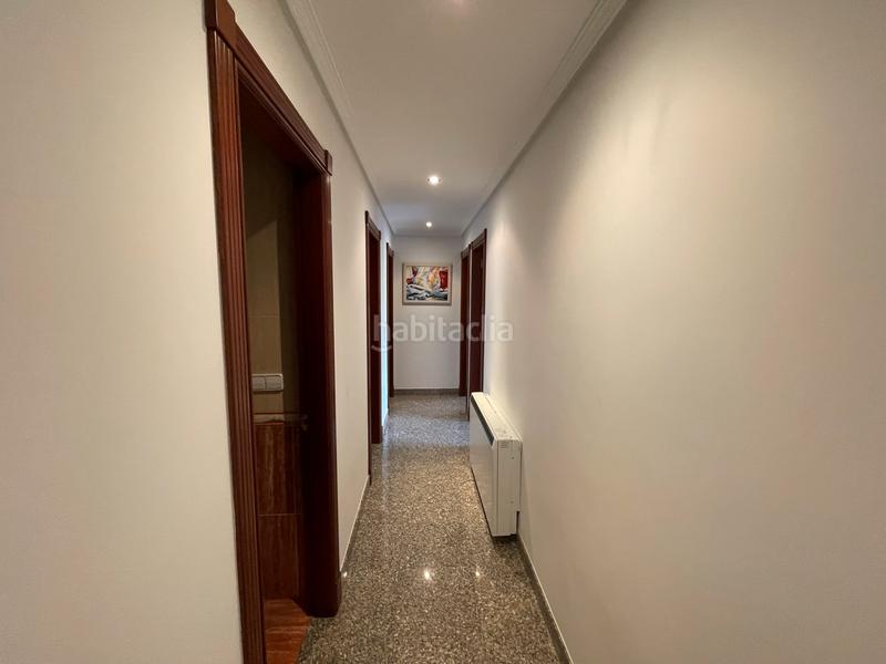 Foto d4e8cb67-efb1-475d-a8a8-2f5651fc5b51. Location appartement avec chauffage parking dans Alto del Castaño Narón
