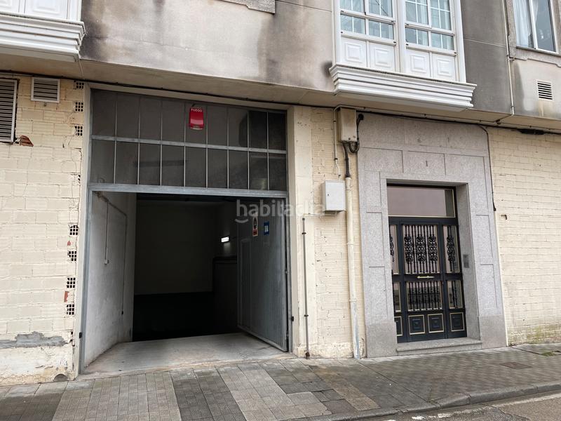 Foto fd37e2c7-f99c-42b6-8b10-14296270e2c5. Aparcament cotxe a Piñeiros - Freixeiro Narón