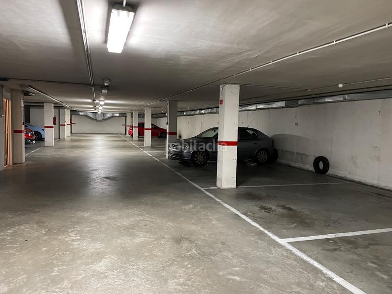 Foto 081e1911-9cc9-49be-90bf-63c24af8ddaa. Parking voiture dans Piñeiros - Freixeiro Narón