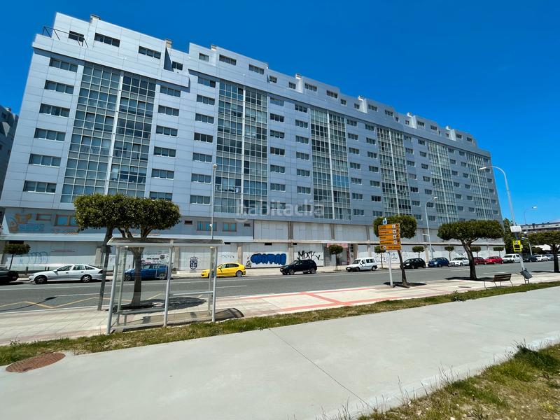 Foto f10cc48d-0777-45d0-8a88-7036d7fd9fe6. Location local commercial dans rúa garda 2 dans Alto del Castaño Narón