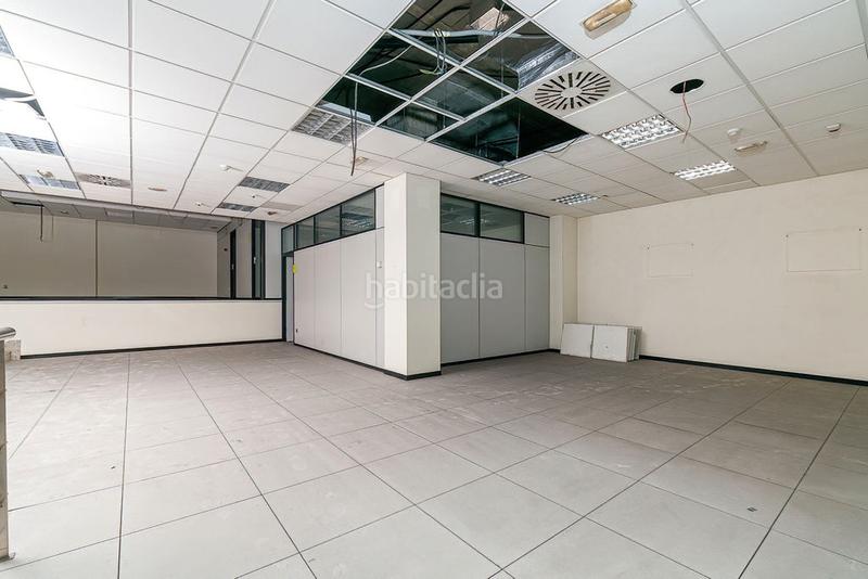 Foto eaa9d137-bcd9-48be-8429-ce1602503481. Local comercial amb calefacció a Centro - Areal Vigo