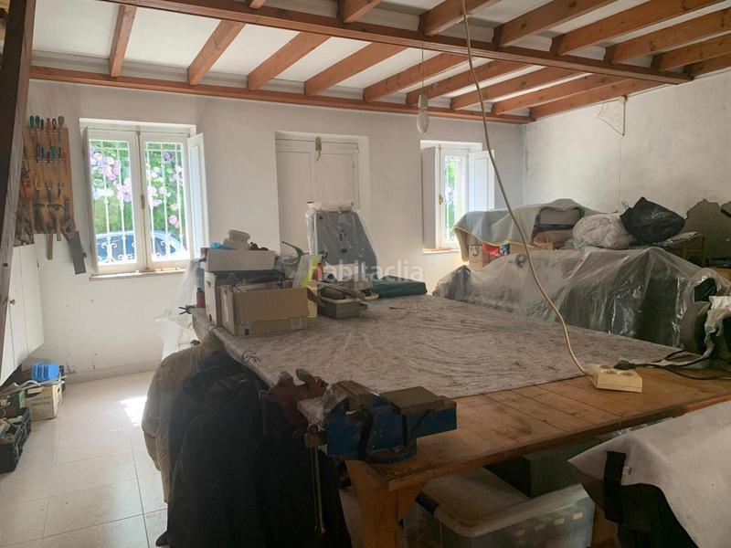 Foto 2ee49557-1210-4d92-bf7b-80d6d48a6fc6. Maison avec parking dans Neda