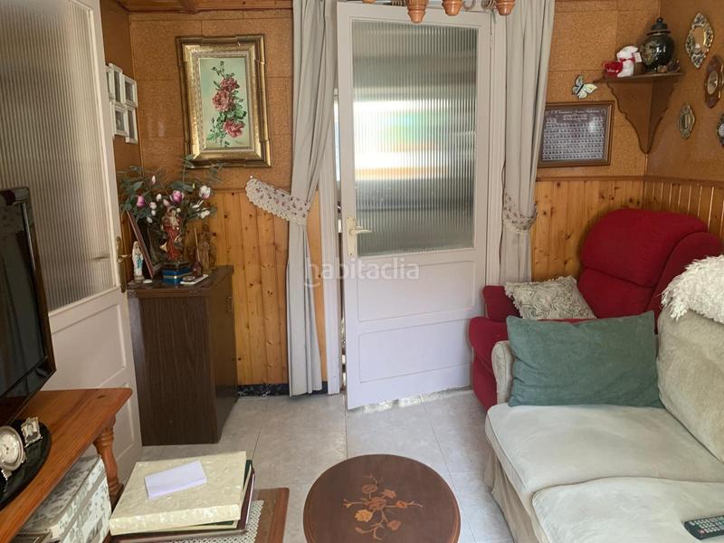 Foto 7004414e-a869-4d0f-ac69-da7bdd8bbd18. Maison avec parking dans Neda