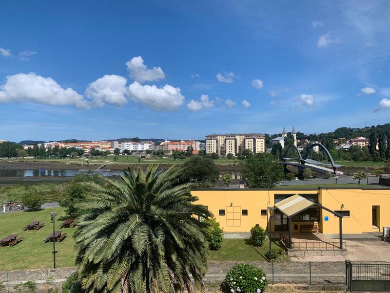 Foto fc9e994d-4df9-4616-94cc-54d299846627. Maison avec parking dans Neda