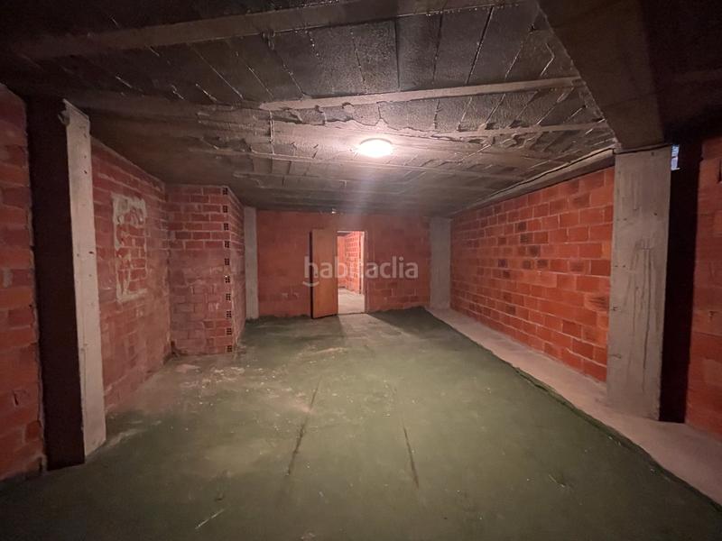 Foto 200c3670-24fd-40ff-8d4d-f5b09400ce90. Local comercial en rúa andrés g pérez soto 19 en Moeche