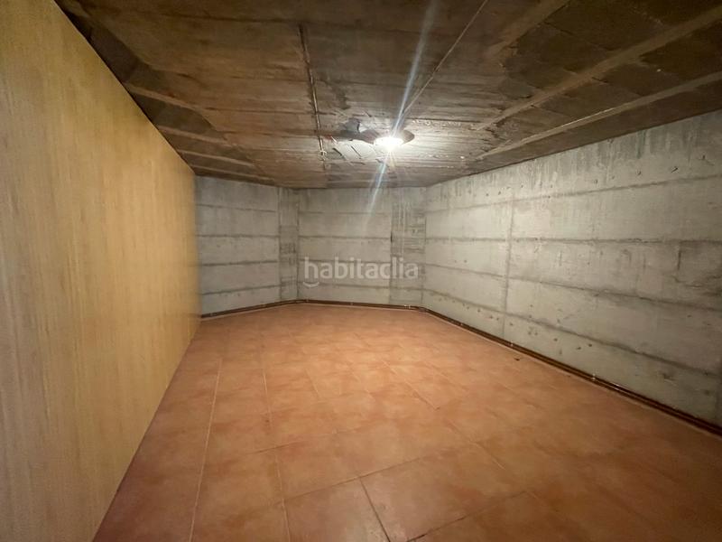 Foto 51b877d6-f7a5-4603-80a7-955b62c17239. Local comercial en rúa andrés g pérez soto 19 en Moeche