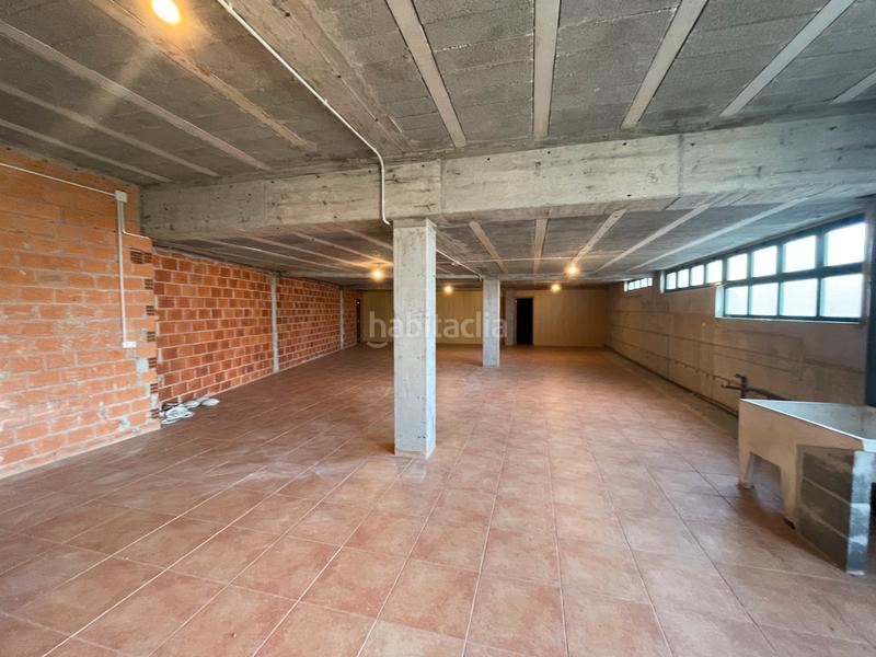 Foto dc379514-eff1-40f7-ba4d-216ad97adba9. Local comercial en rúa andrés g pérez soto 19 en Moeche