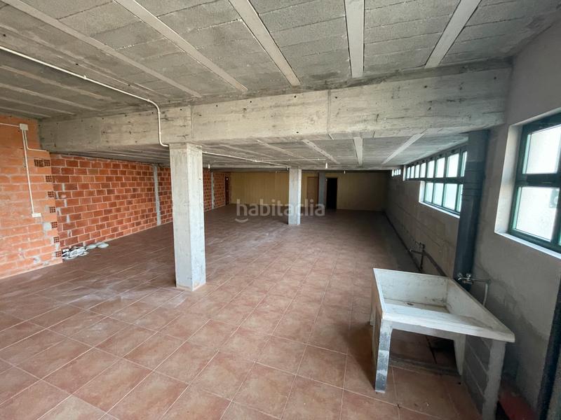 Foto fe2d1b42-274e-4cba-8075-90bf7bb1d8a6. Local comercial en rúa andrés g pérez soto 19 en Moeche