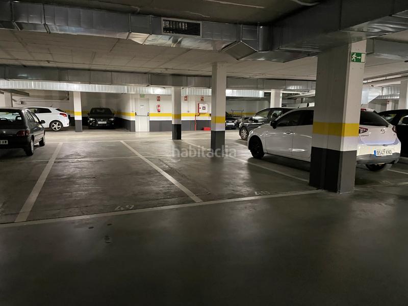 Foto 52390a92-f836-43f2-8e16-b897482b751d. Parking coche en plaza de tranvías 8 en Alto del Castaño Narón