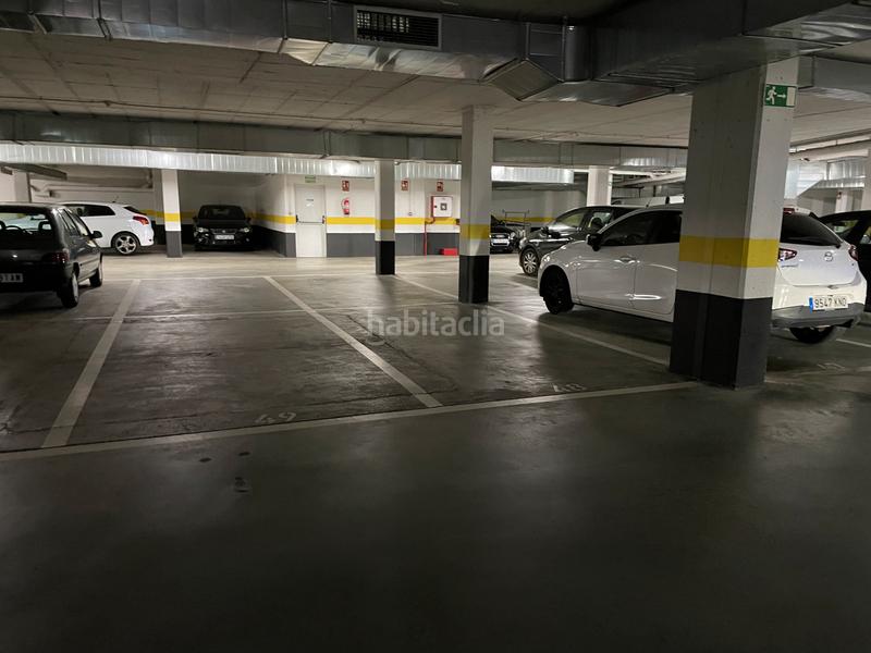 Foto d708a635-bc21-4fcd-ab6b-9e97c16eab79. Parking coche en plaza de tranvías 8 en Alto del Castaño Narón